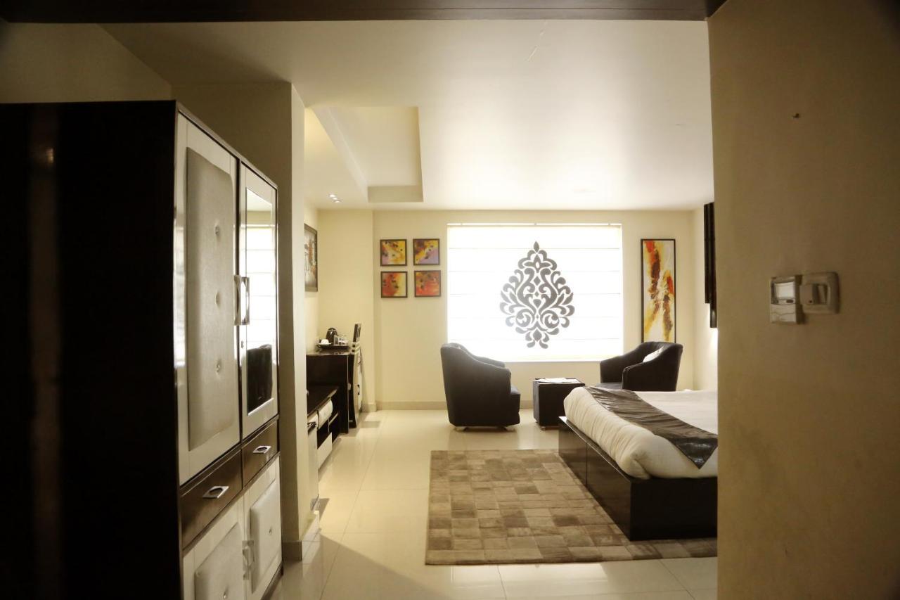 Kingdom Hotel Moga Esterno foto